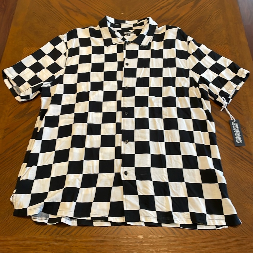 Elwood Short Sleeve Button Down Camp Shirt size L